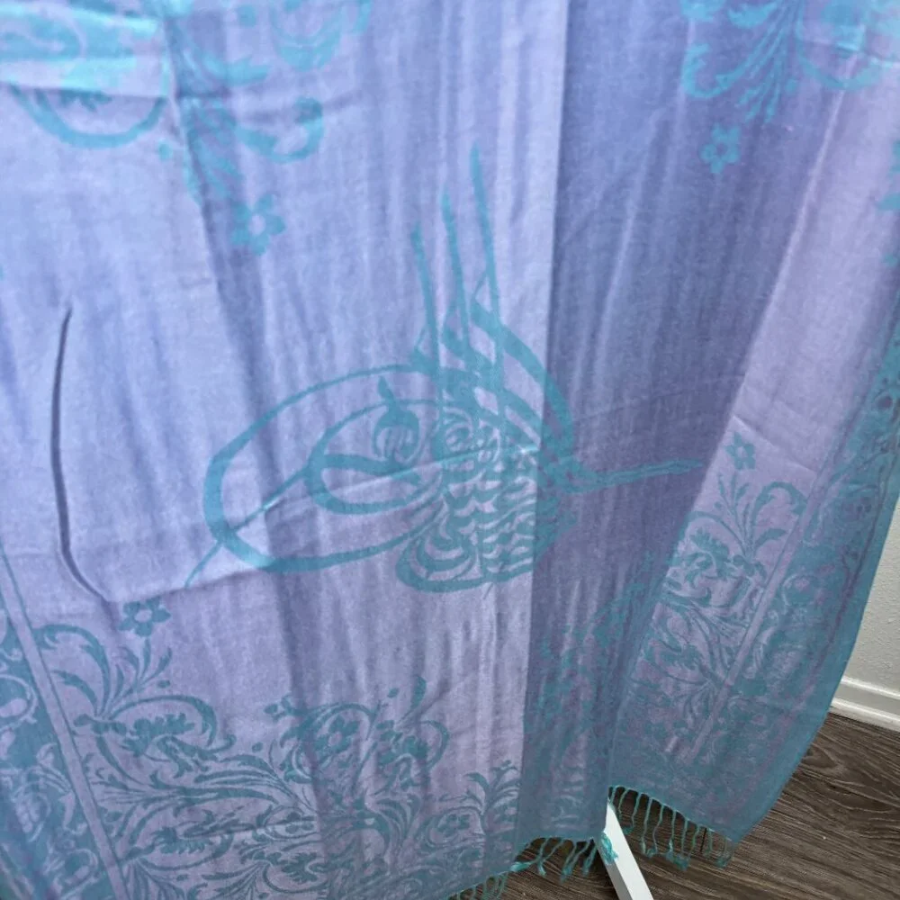 Elegant NWOT Pashmina Scarf